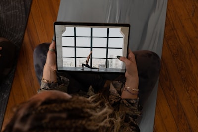 virtual real estate tour on tablet