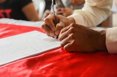 notary signing documents