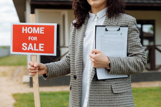 real estate agent using CRM software